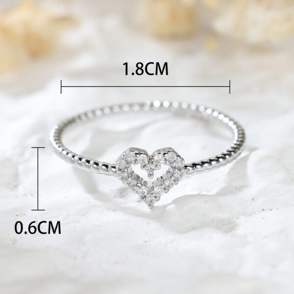 Round White Diamond Edge Twist Hollow Ring - Image 2